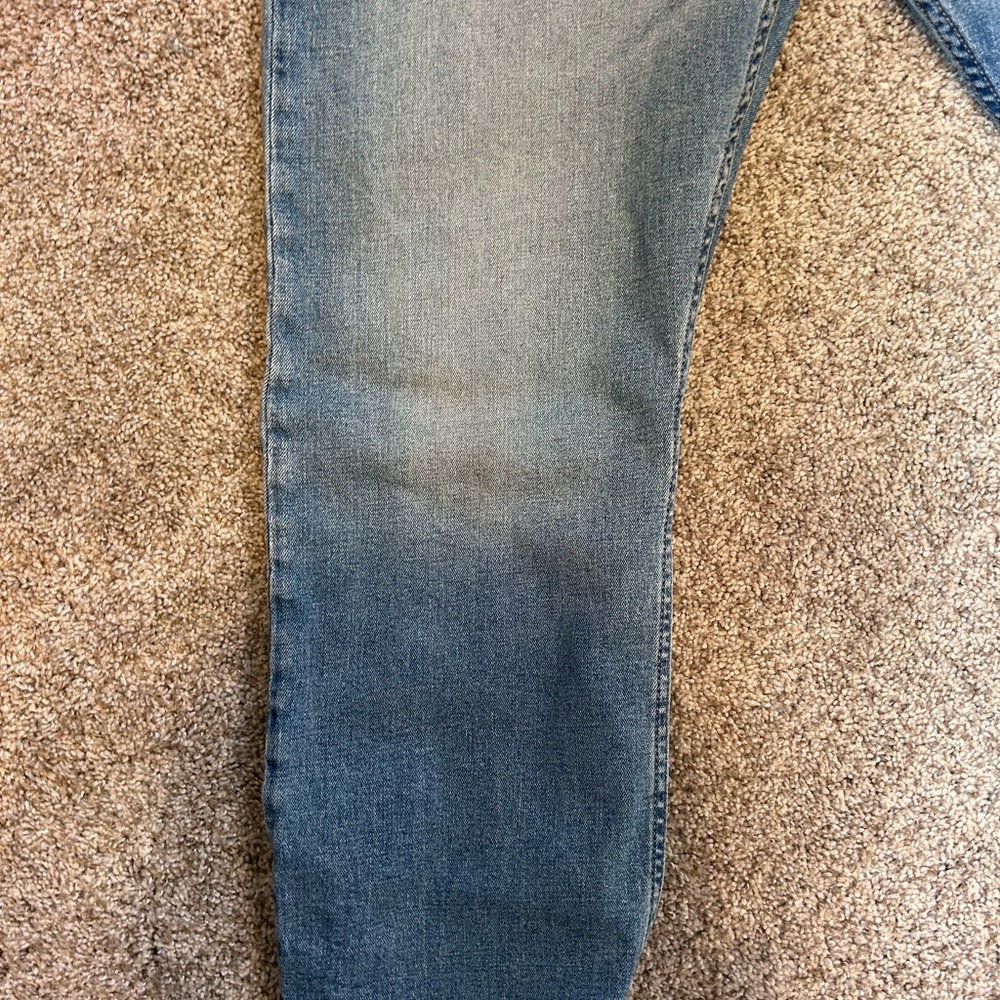 Wrangler Slim Straight Medium Wash Jeans. 36 x 32. Classic denim. - Picture 5 of 14